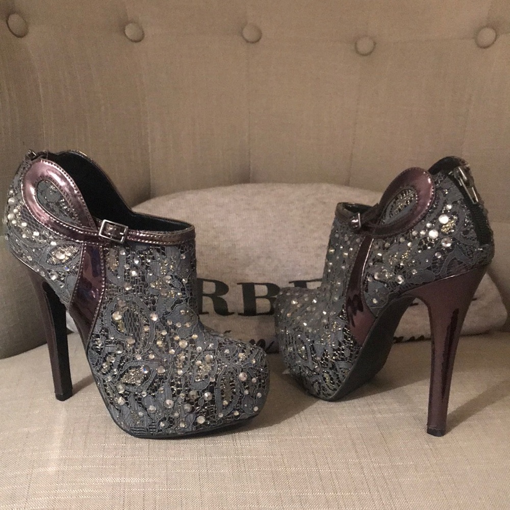 NWOT BLUE LACE RHINESTONE BOOTIES